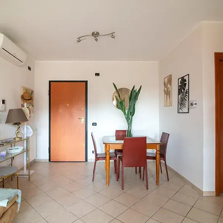Sopra Le Nuvole Casa Fco شقة فيوميتشينو